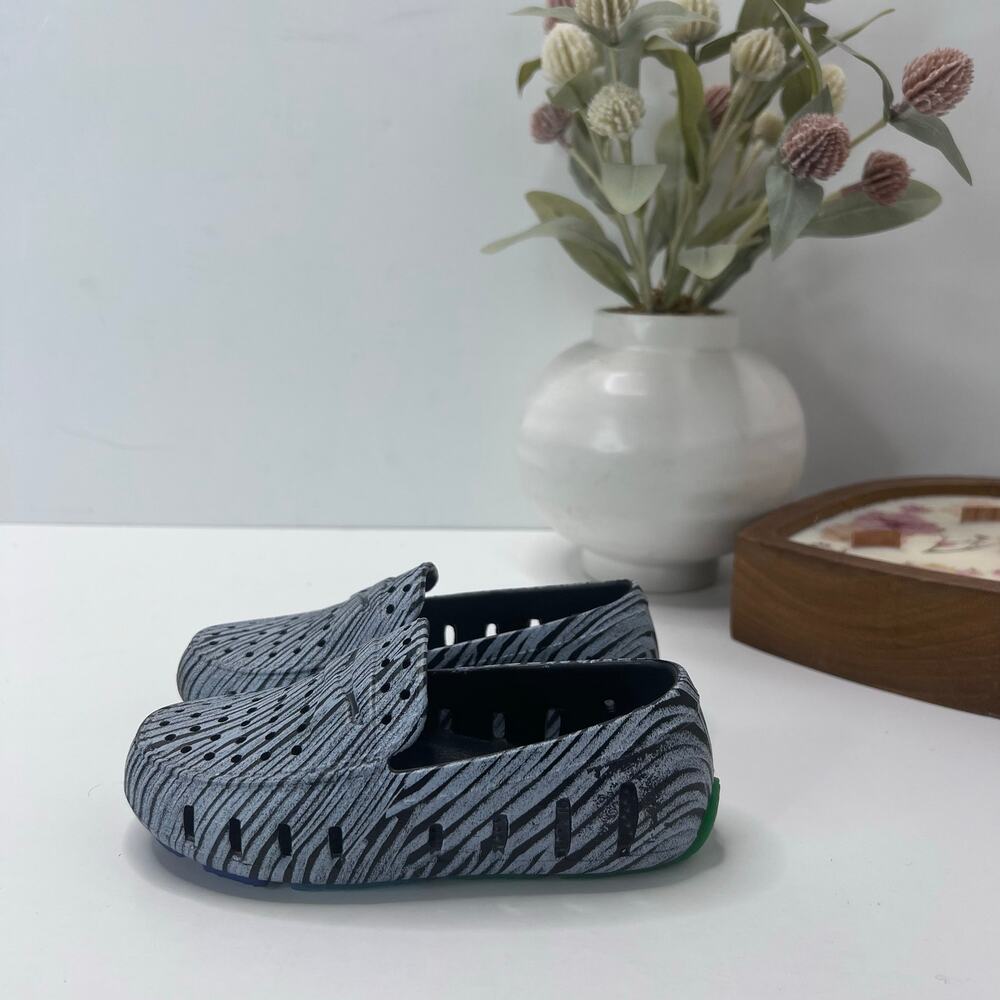 Floafers Prodigy-1 Driver Slip On Water Shoe Gray/Black Kid C8